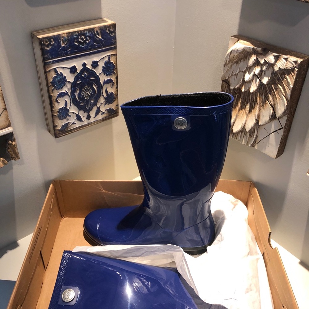NWT Ugg Blue Jay Rain Boots. Size 12
